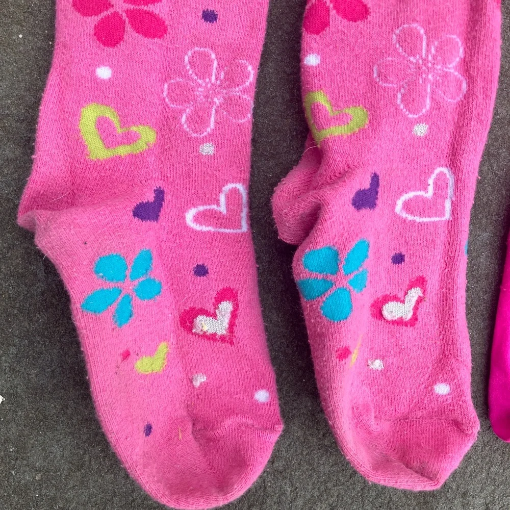 ✨ Bundle of 2: Girls’ Neon Pink & Floral Heart Patterned Tights (Size 7-10) ✨ Op